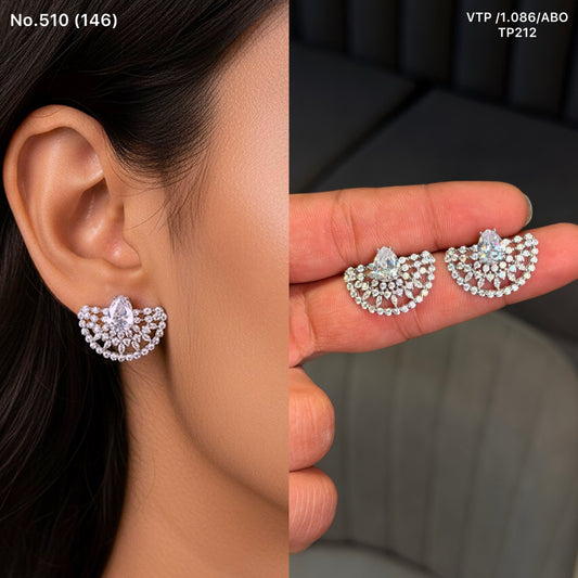 Yuvika shine silver stud