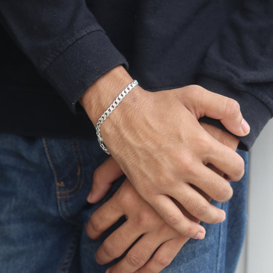 Pure Silver Edge Bracelet