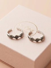 Black aura silver toerings for women