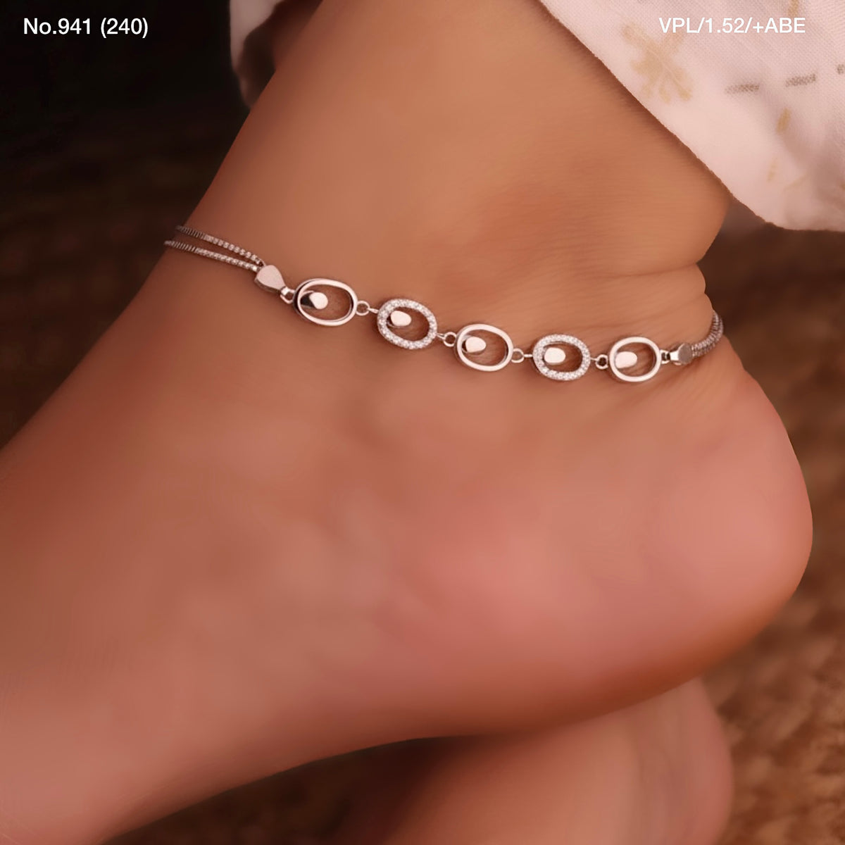Celestia oval spark silver anklet for women