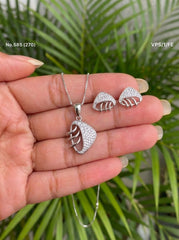 Lunorique silver pendant set for women
