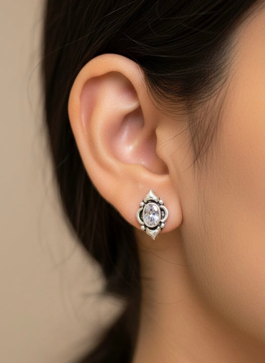 Emerald silver stud