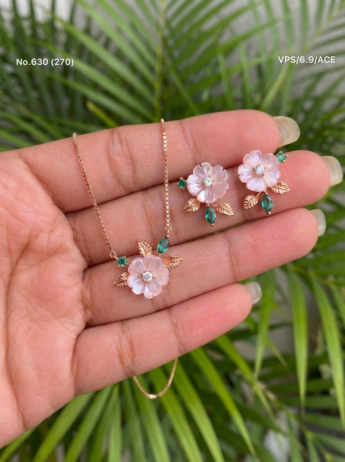 Floral twinkle silver pendant set for women