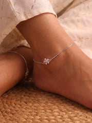 Flora charm sleek silver Payal for women