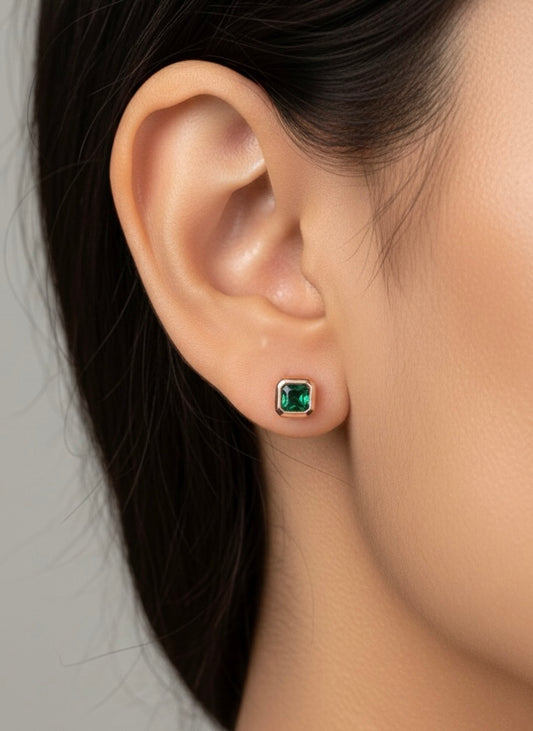 Evergreen stone silver stud