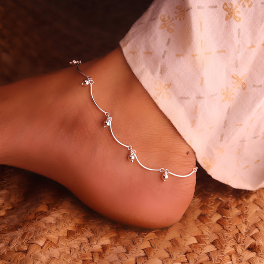 Pure silver classy curve ghungroo payal