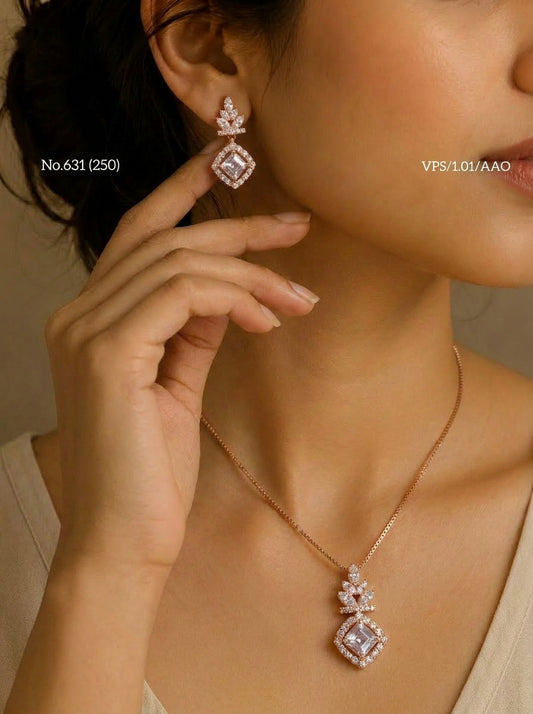 White bloom elegance silver pendant set for women
