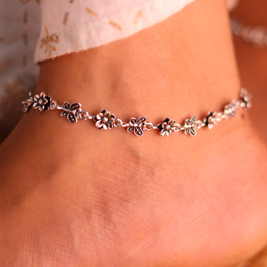 Silver Oxidized Blossom payal