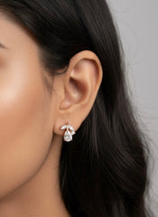 Drop gleam silver stud