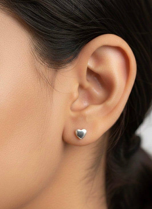 Neo heart silver stud