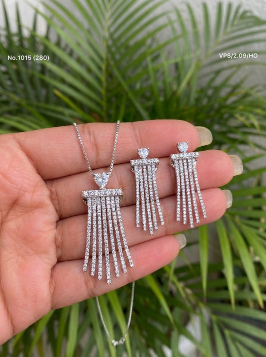 Elite shine silver pendant set for women