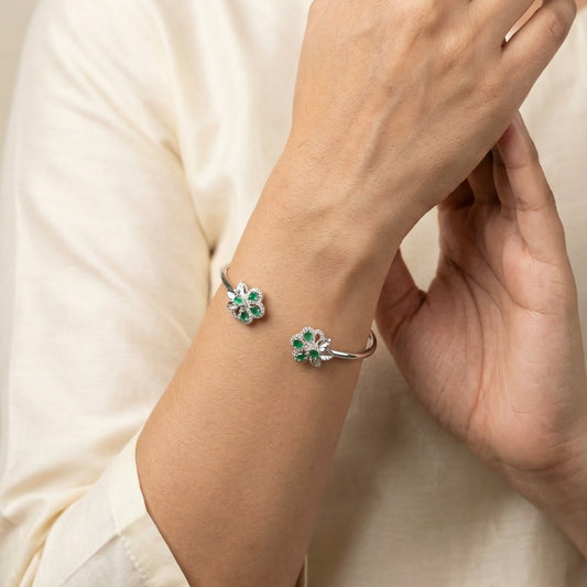 Emerald beauty silver kada for women