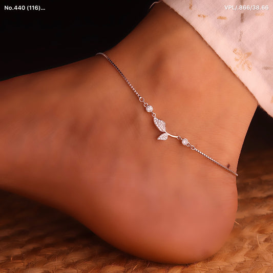 Leafy Elegance Sleek Silver Anklet