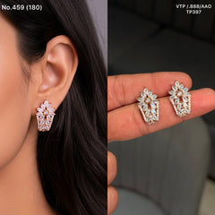 Leaf & light silver stud