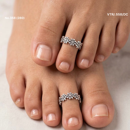 Shrutika silver toerings for women