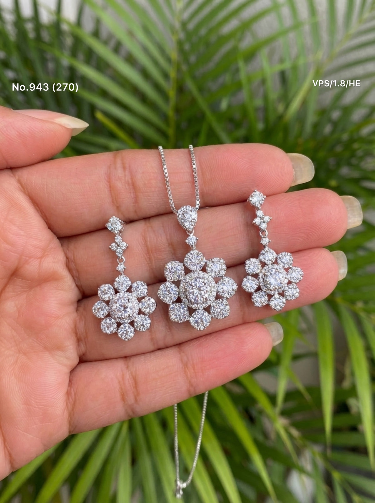 Fluerina silver pendant set for women