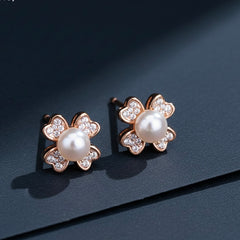 Regal pearl bloom silver stud