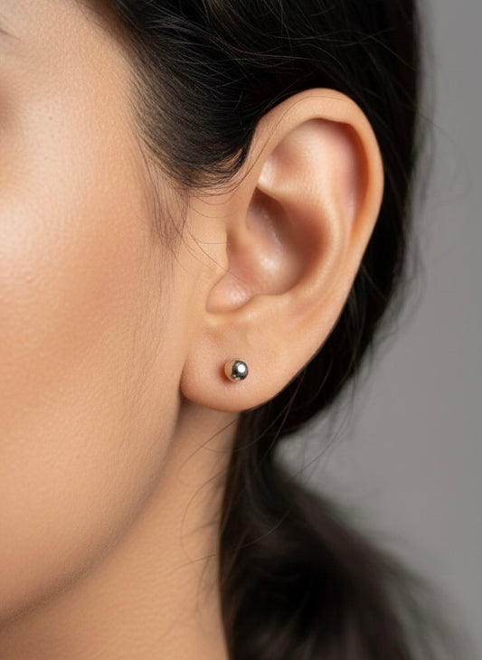 Livisha silver stud