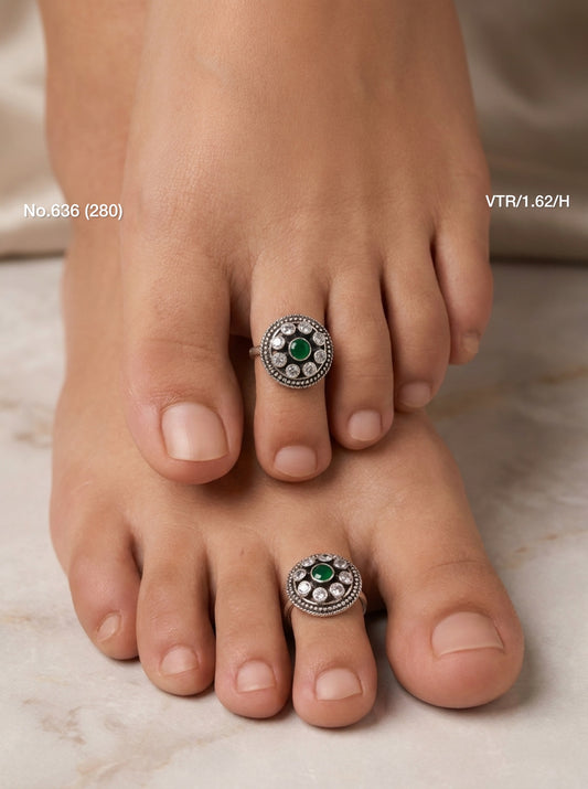 Green serenity oxidised silver toerings for women