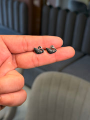 Amethyst swan silver stud