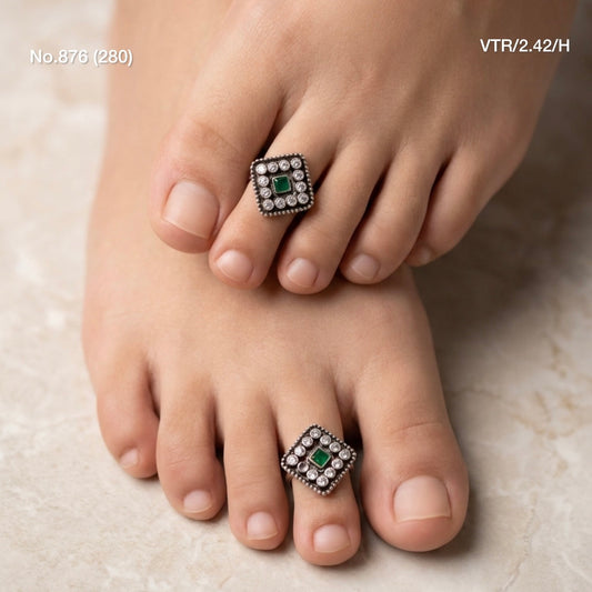 Avira oxidised silver toerings for women