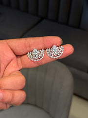 Yuvika shine silver stud