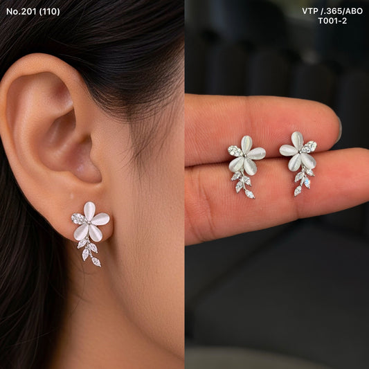 Nila shine silver stud