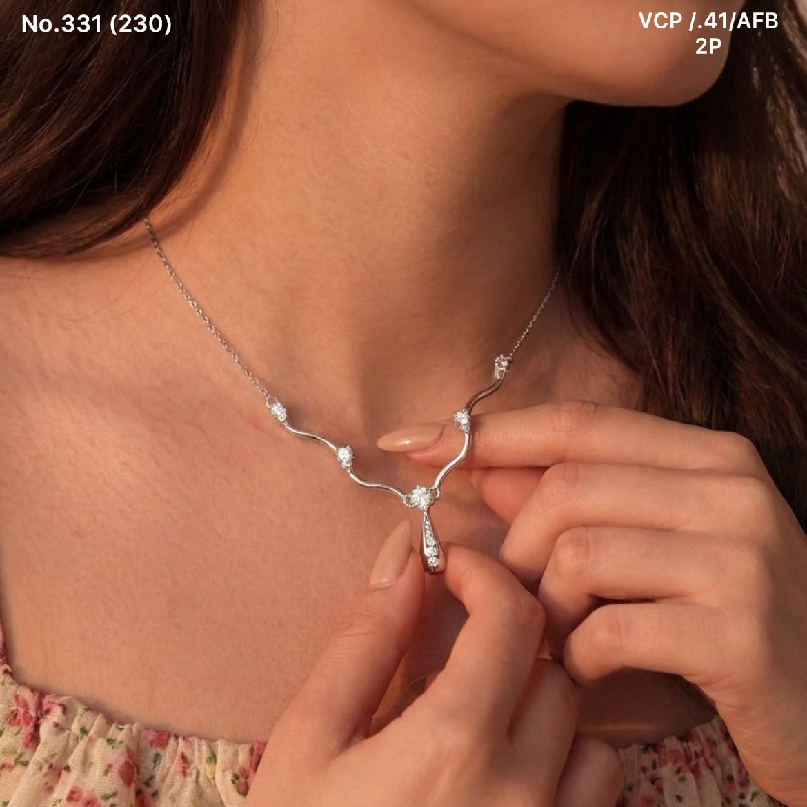 Crystal wave elegance silver chain pendant for women