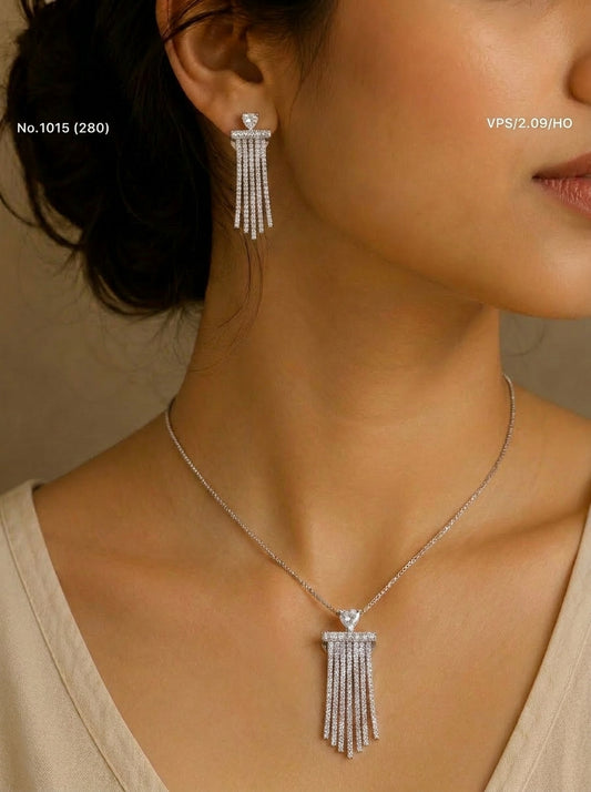 Elite shine silver pendant set for women