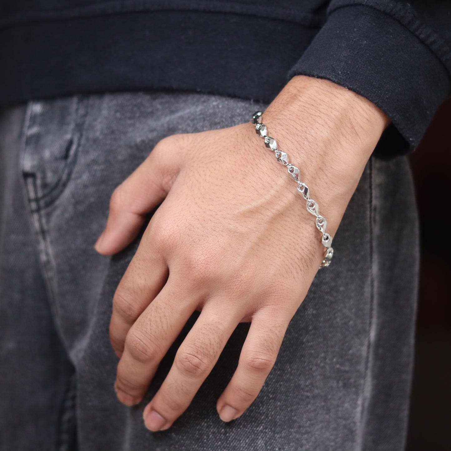 Lustrous Link Silver Bracelet