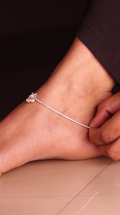 Hanging Gungaroo Silver Payal for Women